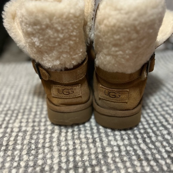 UGG Karel Classic Chestnut Boots - Picture 4 of 6